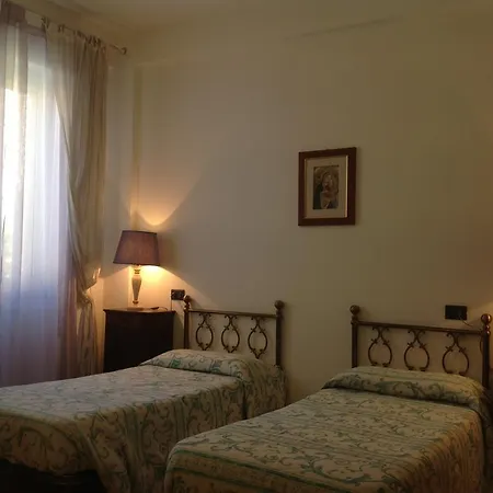 Hotel Ospitalità San Tommaso d'Aquino Bologna Camera foto